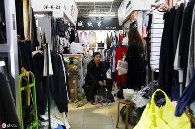 广州女装服装批发一手货源大市场在哪里(广州十大女装批发市场)